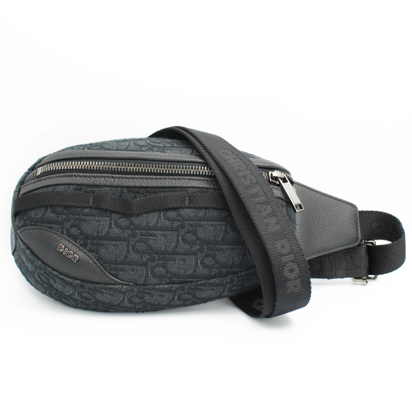 スカラベボディバッグ